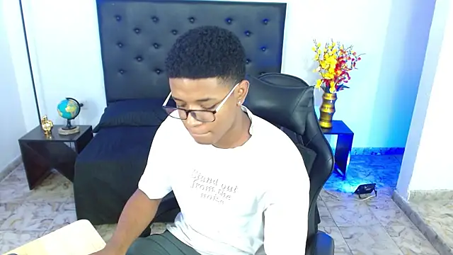 liiam3 Chat XXX in diretta