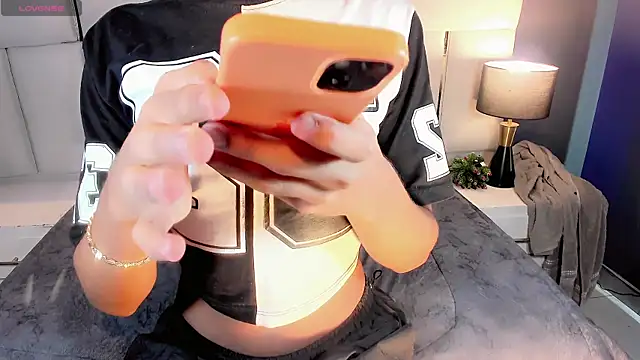 Pokazy przed kamerką – Kornylovee