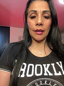 saaalome_1's Live XXX Chat