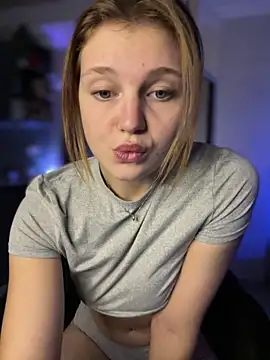 Emaline_Fane's Live XXX Chat