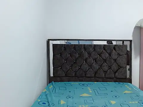 valery-chiquis18's Webcam Show