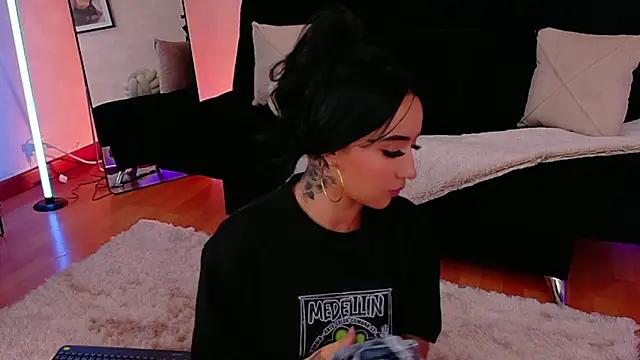 Chat XXX en directo de EmmyEvans1