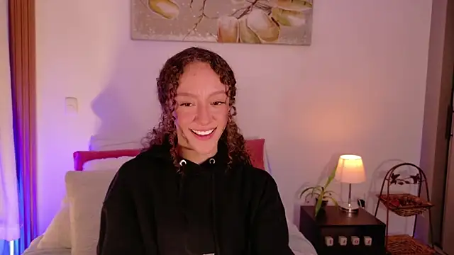 ChloeMoreti Live XXX-chat