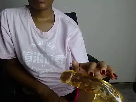 Chat +18 de savage_laura ao vivo