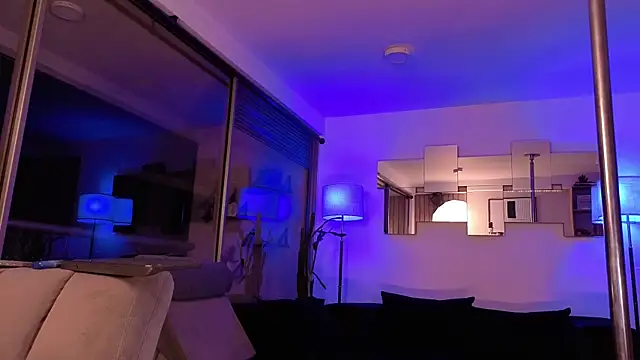 mandi4pole_ Chat XXX live