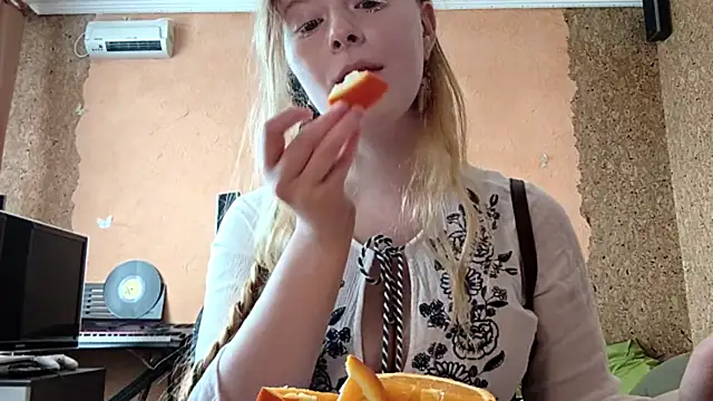 KateVibe_01's Webcam Show