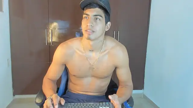 Chat XXX ao vivo de Milo_LatinBoy