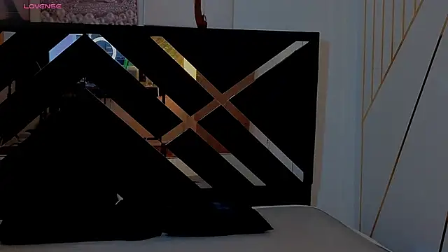 Chat XXX ao vivo de Zoe-yanin