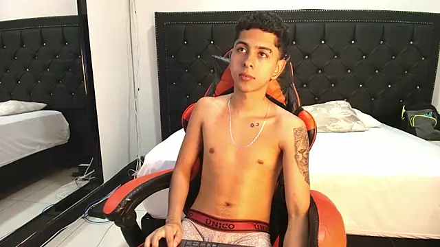 NohaDrake Live XXX Chat