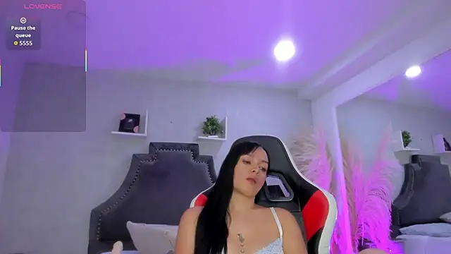 Chat XXX ao vivo de EmiliaRose_