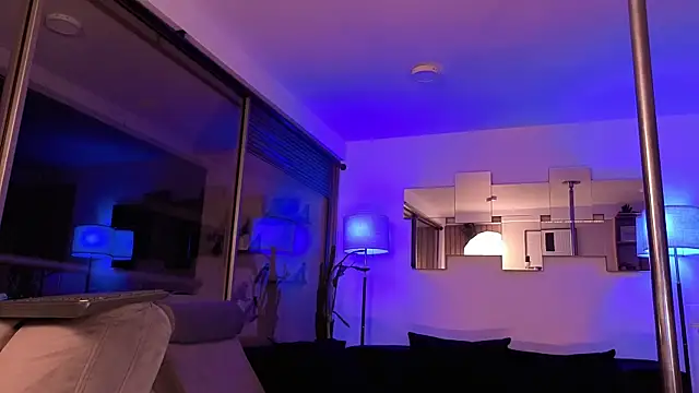 mandi4pole_'s Live XXX Chat