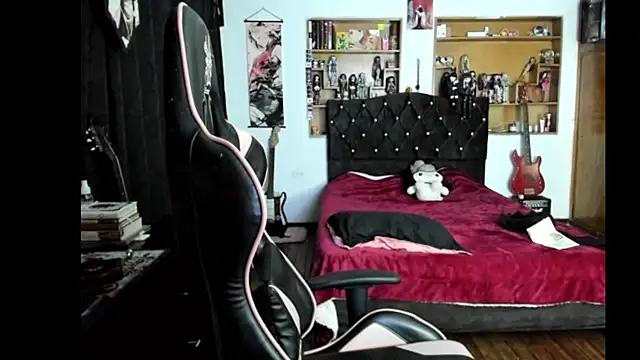 Maki_Zein_ Show Webcam