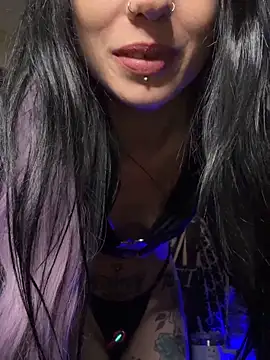 MissMidnightUK Chat XXX live