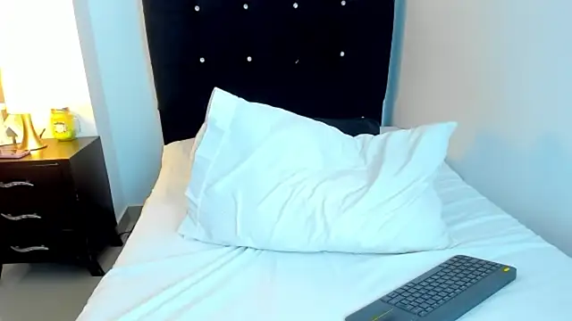 kathyajhonss' Webcam Show