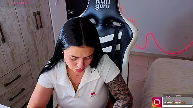XXX chat uživo modela Victoryyy_