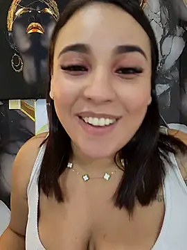 LizzRouse élő XXX-chatje