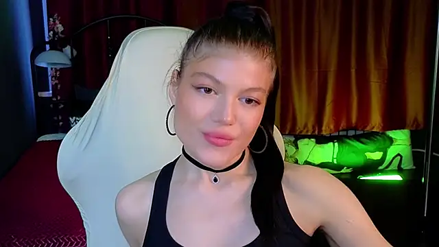 Softeach Adlı Modelin Canlı XXX Sohbeti