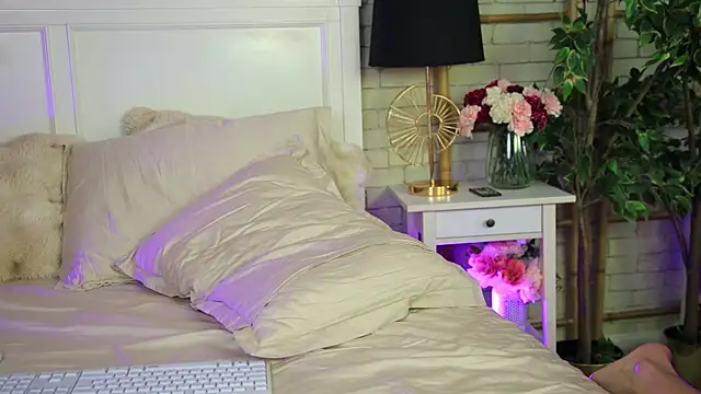 EmillyBronte Chat XXX live