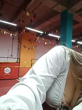 alana_69 Adlı Modelin Canlı XXX Sohbeti