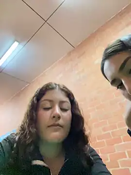 Amber_rosse_outdoors: διαδικτυακό σόου στην κάμερα