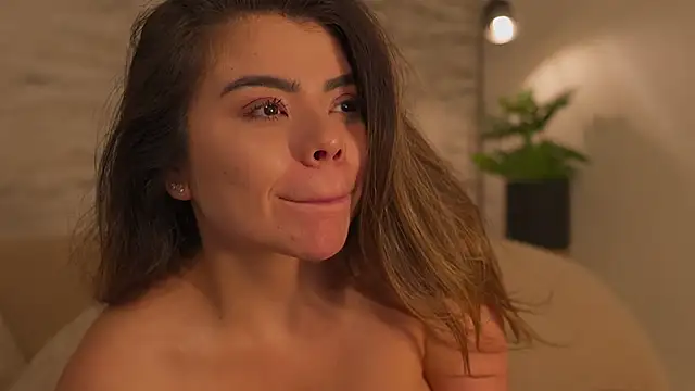 Chat +18 de Julie_Belle_ ao vivo