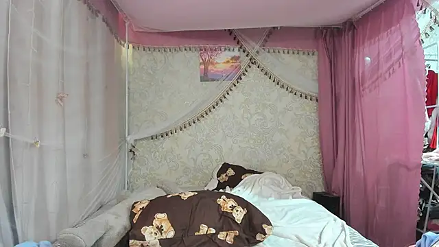 leila_bambi_'s Live XXX Chat