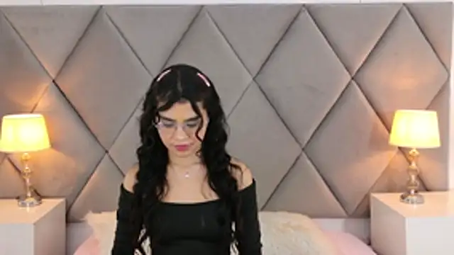 OliviaDiaz 网络视讯表演