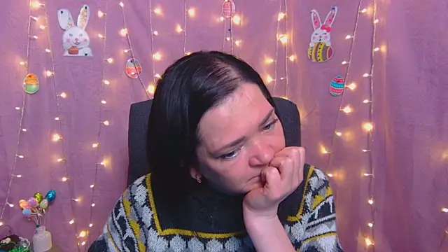 LauraFinn live XXX chat