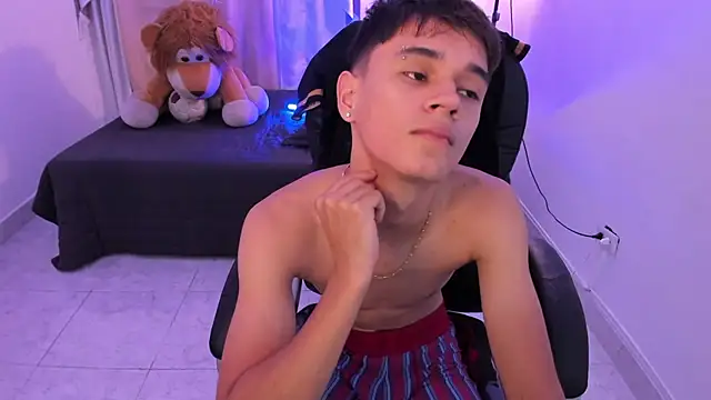 Aron_Boyy Show Webcam