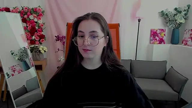 VirtuallVoyant's Live XXX Chat