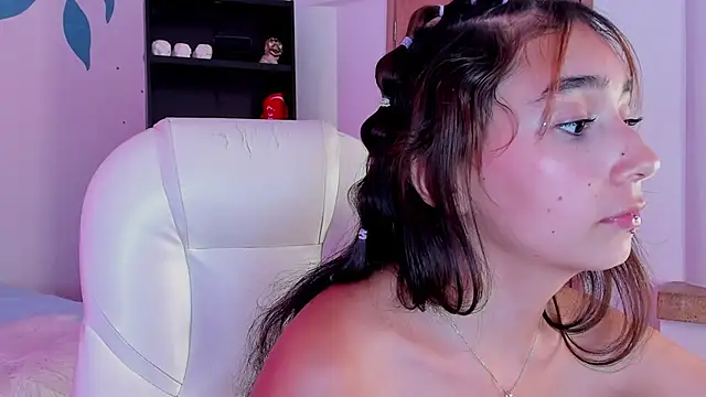 Alicia_SunnのライブXXXチャッ  ト