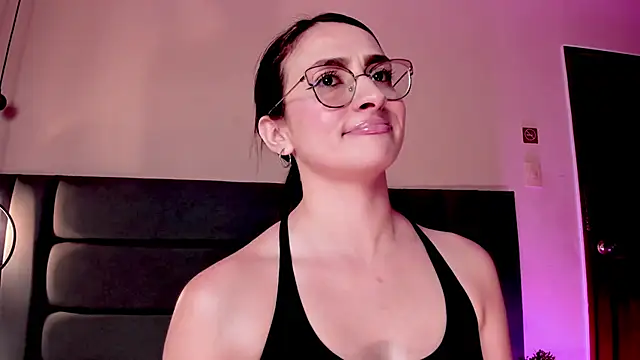 AndraCyrussのライブXXXチャット