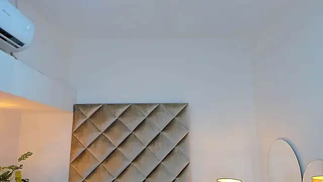 malaia_hills' Live XXX Chat