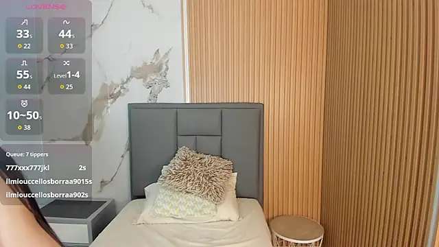 Živý XXX chat KORINASANTOS