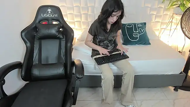 Živý XXX chat tomie_666