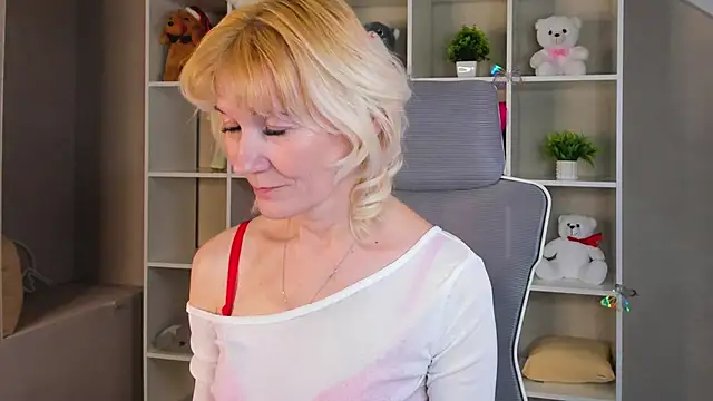 Julie_Lucas' Live XXX Chat