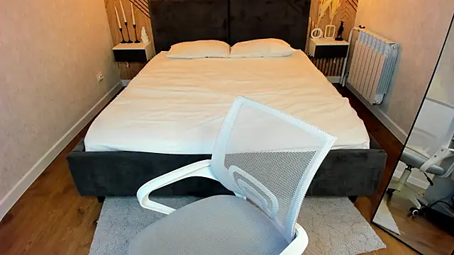 Crystal-Lace Live XXX-chat