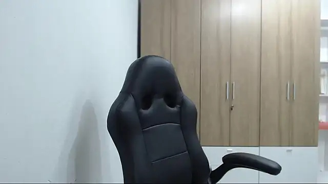 RoxanaLove9's Live XXX Chat