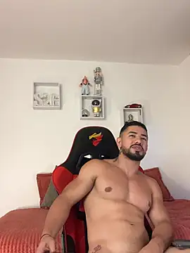 Ezzio_Scolaro Show in webcam