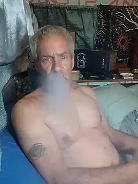 BiknightのライブXXXチャット