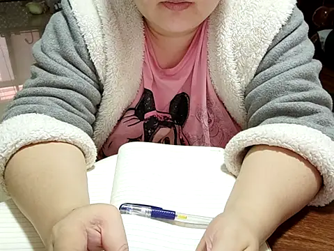 Chatroom XXX en direct de AngelwithEcup