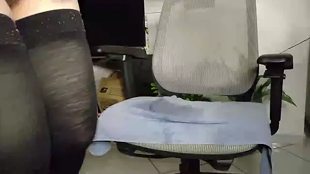 MommyLoveWetOrgasm's Live XXX Chat