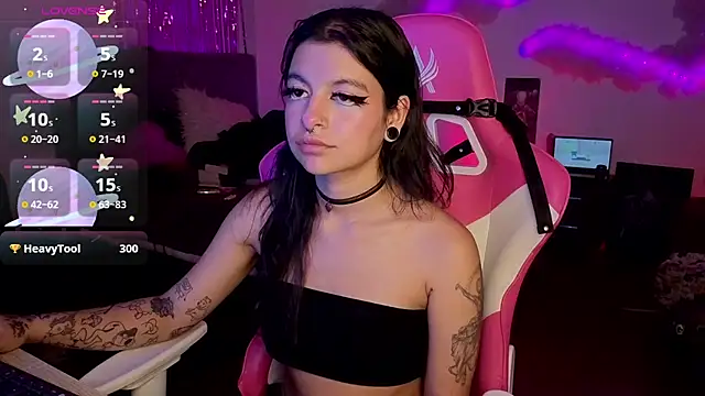 larah_uwu: онлайн-секс-чат