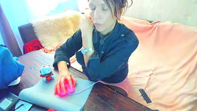 Elizabe_th Live XXX Chat