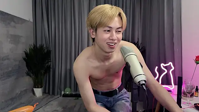 Pokazy przed kamerką – hafabva