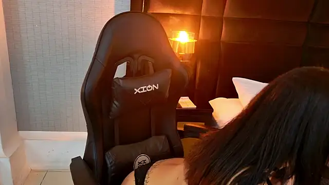 دردشة EllaEvanzz الجنسية المباشرة