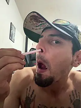 Lherzamxx: вебкам-шоу