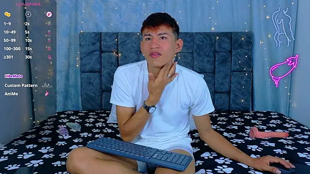 XXX chat uživo modela NicolasTorrez