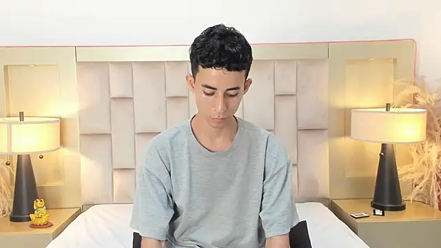 Chat +18 de Zahir_Ashar ao vivo