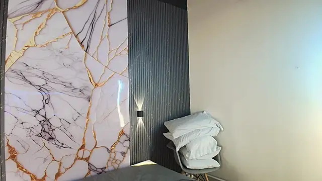 big_tits_in_your_face webcam show